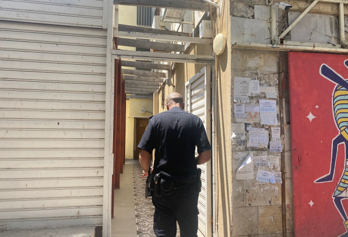 זירת הירי ברחוב נורדאו בחיפה (צילום:  דוברות המשטרה)
