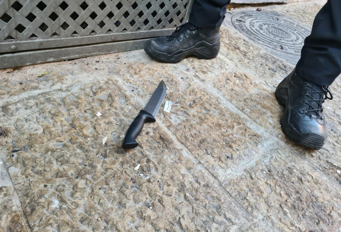 הסכין ששימשה את המחבלת בירושלים (צילום:  דוברות המשטרה)
