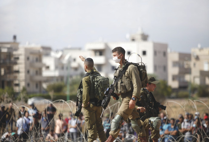 חיילי צה"ל בגדה המערבית (צילום:  נאסר אשתייה, פלאש 90)
