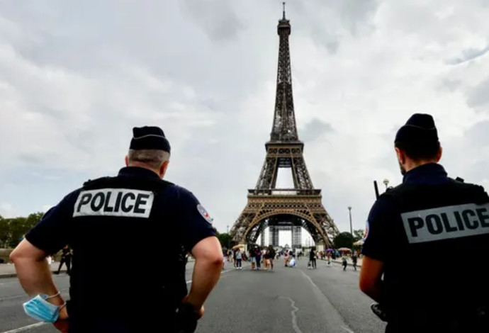 שוטרים בצרפת, אילוסטרציה (צילום:  Getty images)