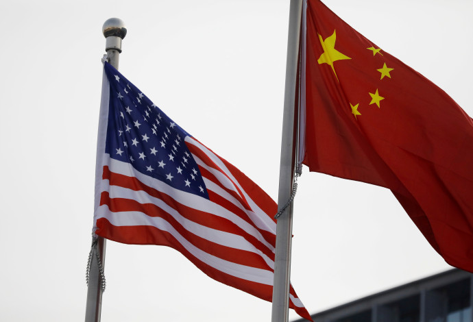 דגלי ארה"ב וסין (צילום:  רויטרס)