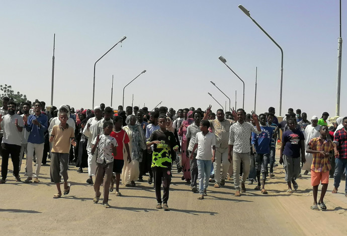 הפגנות בסודן (צילום:   Ebaid Ahmed via REUTERS)