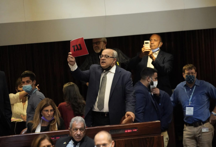 אחמד טיבי בהצבעה על התקציב (צילום:  דני שם טוב, דוברות הכנסת)