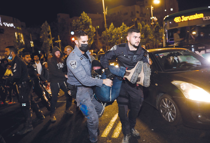 מחאה על מות אהוביה סנדק (צילום:  יונתן זינדל פלאש 90)