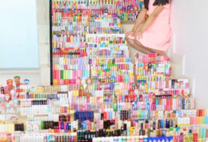 אוסף השפתונים בגדול בעולם (צילום:  Guinness World Records)