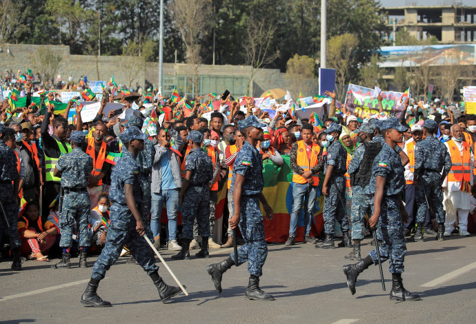 מפגן תמיכה בחיילי אתיופיה בעקבות המלחמה מול תיגראי (צילום:  REUTERS/Tiksa Negeri)