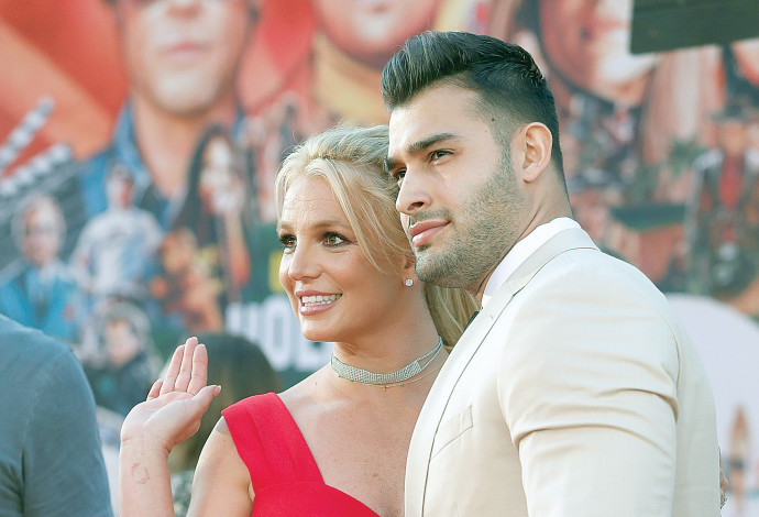 בריטני ספירס וסם אסגרי (צילום: רויטרס)