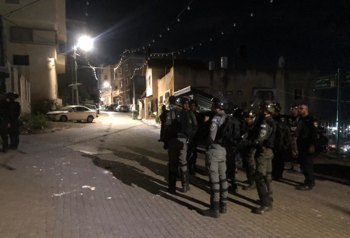 כוחות משטרה באום אל-פחם (צילום:  דוברות המשטרה)