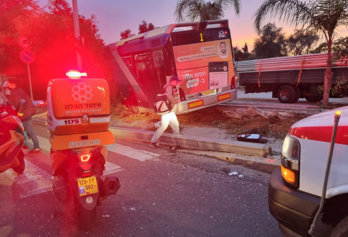 התאונה בתל אביב (צילום:  איחוד הצלה)