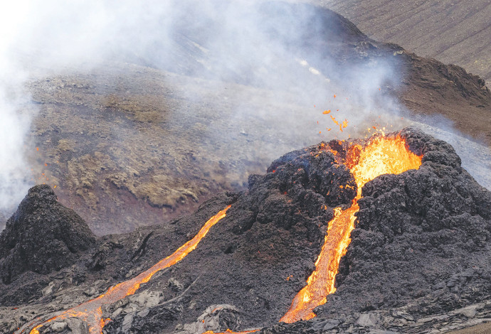 התפרצות הר געש באיסלנד (צילום:  רויטרס)