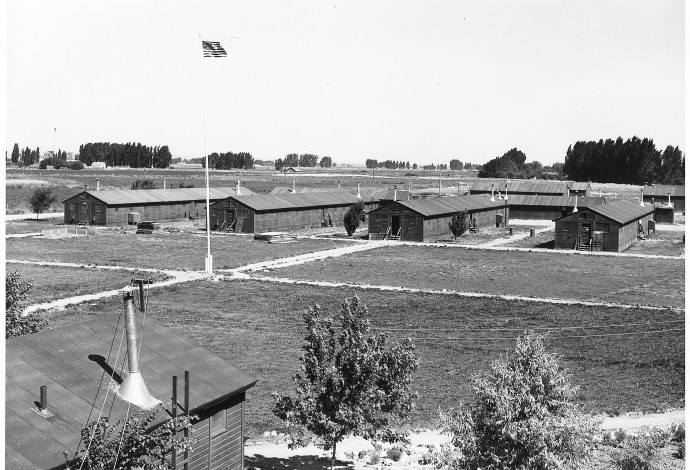 מחנה העקורים הפינים שנכלאו ל ידי האמריקאים (צילום:  U.S. National Archives and Records Administration)