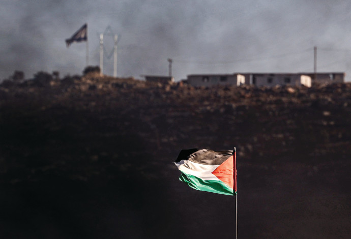 דגל הרשות הפלסטינית. מתרחקים מרעיון שתי המדינות?  (צילום:  gettyimages)