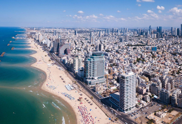 קו החוף של תל אביב. מה זה אומר, העיר היקרה בעולם? (צילום:  Shutterstock)
