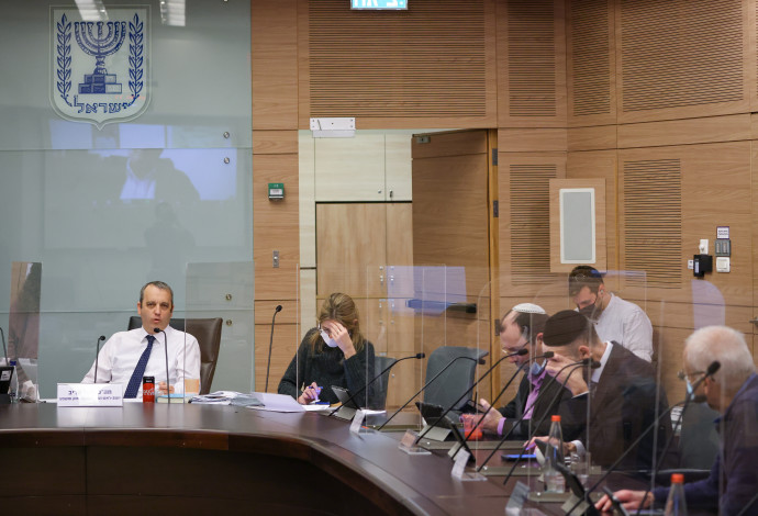 חברי הכנסת בדיון בוועדת חוקה (צילום:  נועם מושקוביץ, דוברות הכנסת)