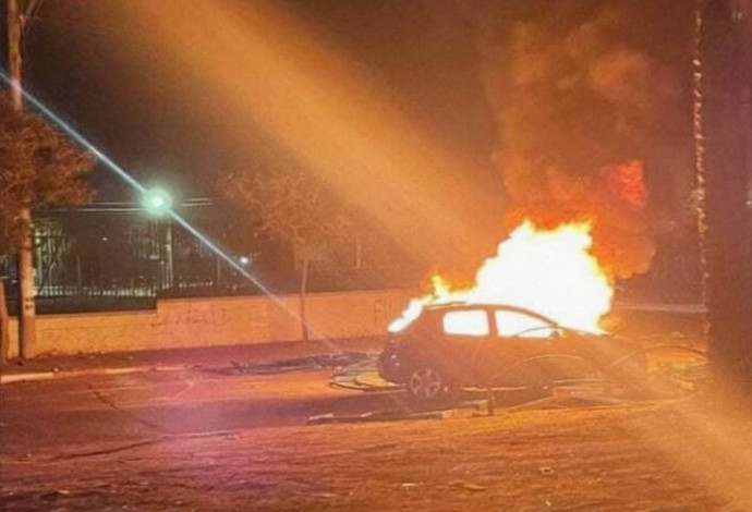 הצתת רכבו של המאבטח יוסי ישייב (צילום:  רשתות חברתיות)