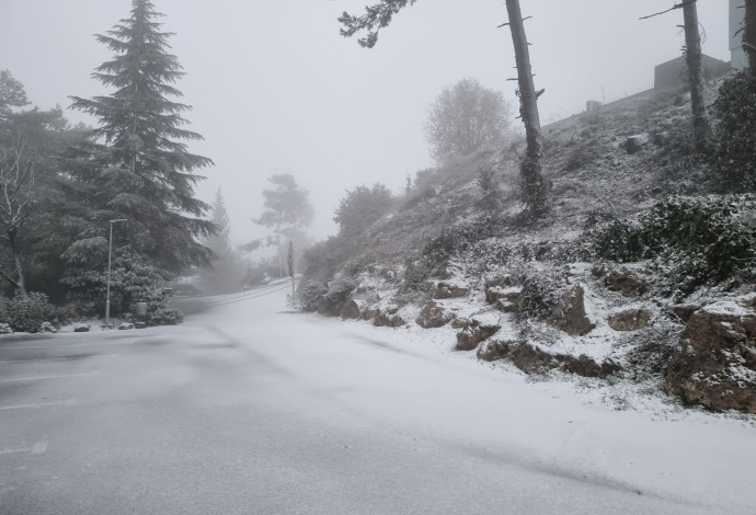 שלג במנרה (צילום:  מנרה לודג')