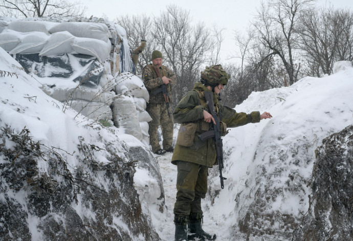 כוחות צבא אוקראינה בצל המתיחות עם רוסיה (צילום:  רויטרס)