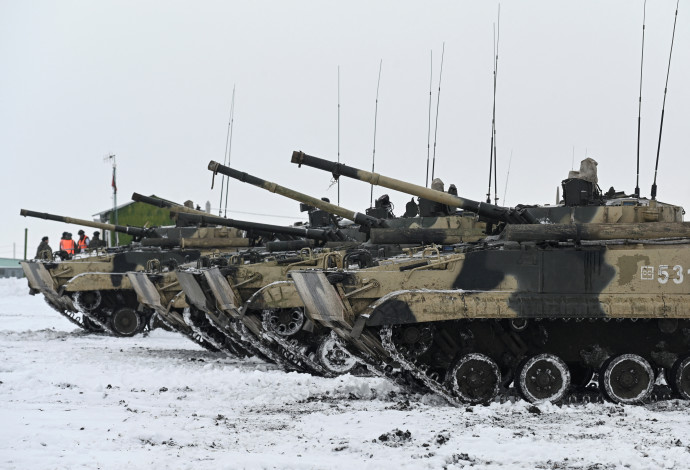 הצבא הרוסי באימון (צילום:  REUTERS/Sergey Pivovarov)
