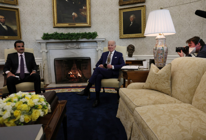 הפגישה בין ג'ו ביידן לאמיר קטאר (צילום: REUTERS/Leah Millis)