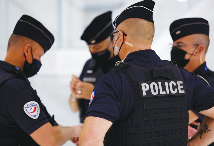 המשטרה הצרפתית (צילום:  רויטרס)
