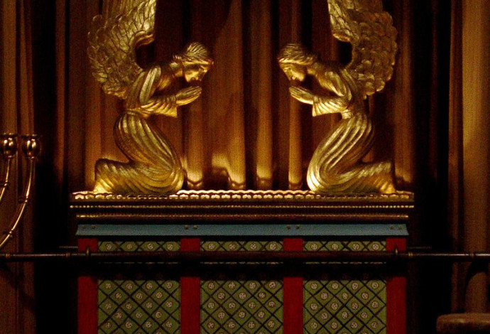 רפליקה של ארון הברית בבית המקדש (צילום:  Ben Schumin,CC BY-SA 2.5)