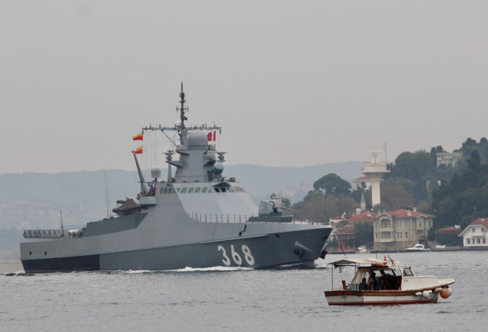 ספינה של הצי הרוסי (צילום:  REUTERS/Yoruk Isik)