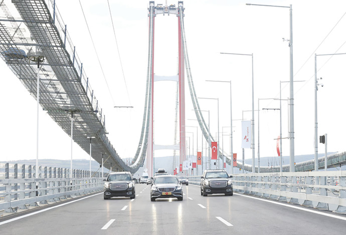 הגשר המחבר בין אירופה לאסיה (צילום:  Presidency of The Republic of Turkey)