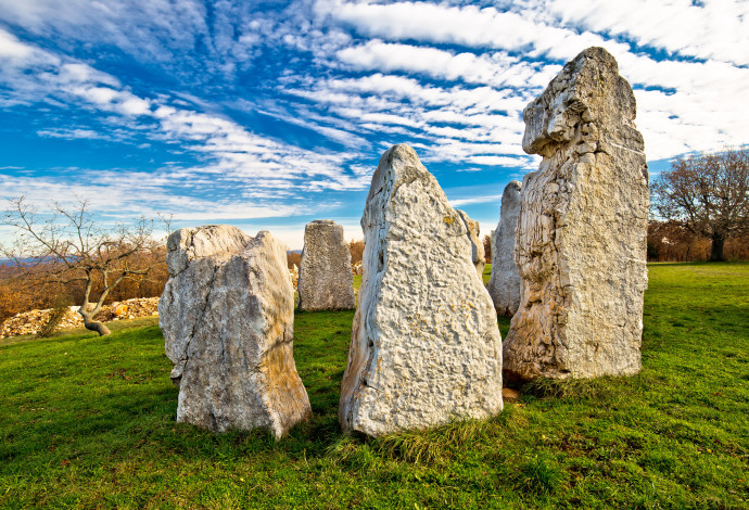 אבנים חצובות מלפני 1,500 שנים נמצאו בסקוטלנד (צילום:  אינג'אימג')