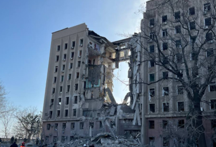 בניין העירייה של מיקולאייב אחרי שהופצץ (צילום:  Vitaly Kim)