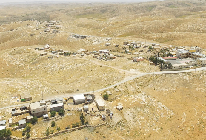 בנייה פלסטינית בלתי חוקית בשטחי אש של צה"ל בהר חברון (צילום:  תנועת רגבים)