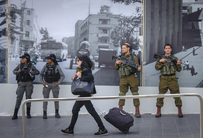 חיילי צה"ל בירושלים (צילום:  יונתן זינדל)