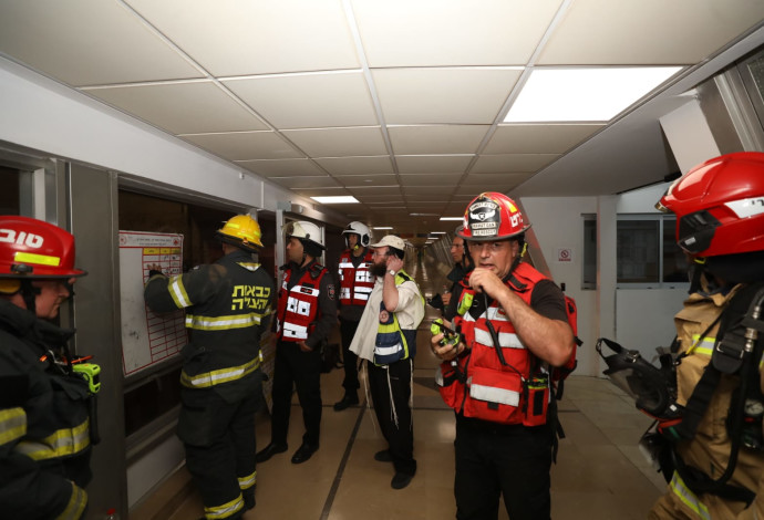 שריפה בבית החולים תל השומר (צילום:  תיעוד מבצעי כב"ה, אבנר בן מנחם)