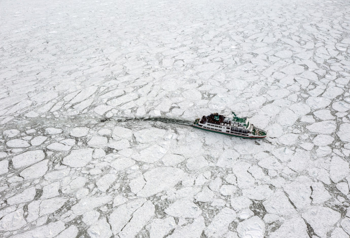 סירה יפנית (צילום:  Photo by Carl Court/Getty Images)
