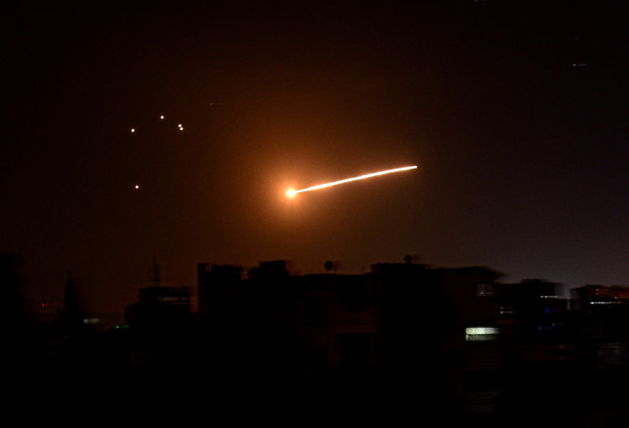 תקיפה בסוריה (צילום:   SANA/Handout via REUTERS)