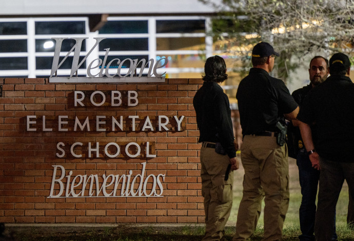 בית הספר בטקסס בוא אירע הטבח  (צילום:   Brandon Bell/Getty Images)