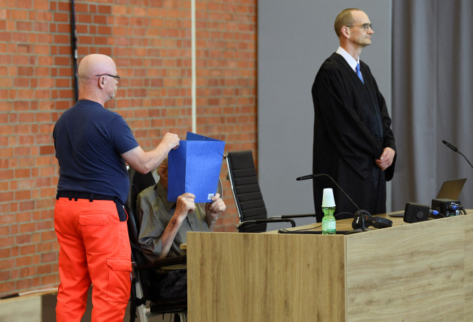 יוזף שוץ בבית המשפט בגרמניה (צילום:  רויטרס)