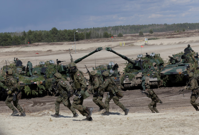 צבא ארה"ב באימון עם צבא פולין על גבול אוקראינה (צילום:  רויטרס)