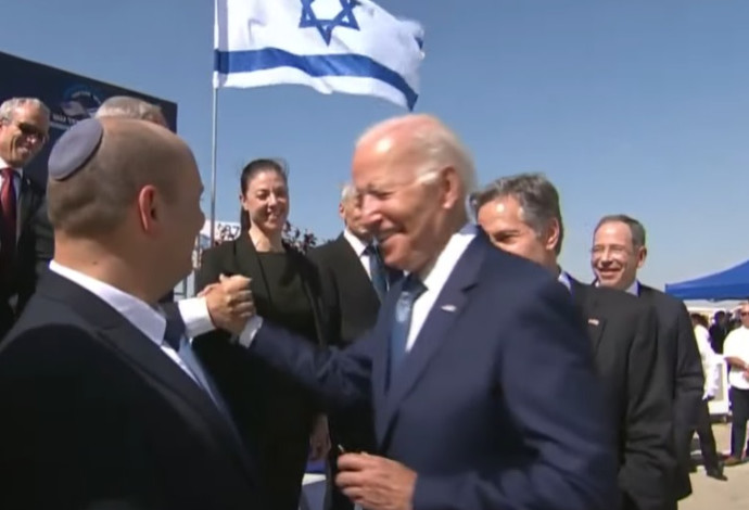לחיצת היד בין ביידן ונתניהו (צילום:  צילום מסך לע"מ)