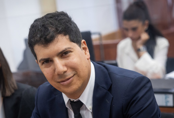 עו"ד עמית חדד בדיון בתיק 1000 (צילום:  יונתן זינדל פלאש 90)