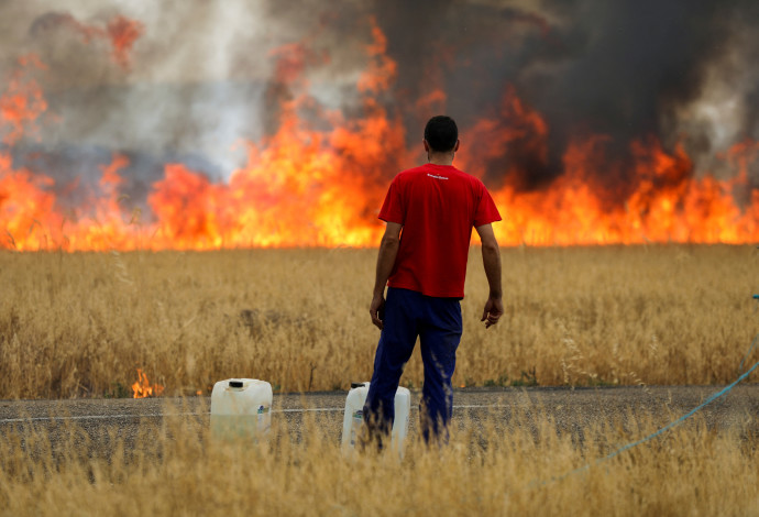שריפות ענק באירופה עקב גל החום (צילום:  רויטרס)