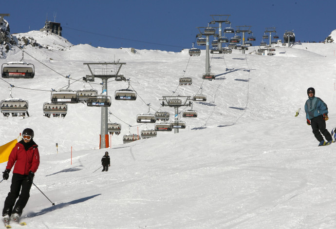 אתר סקי באלפים השוויצרים (צילום:  REUTERS)