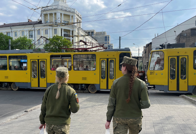 נשים בצבא האוקראיני (צילום:  רויטרס)