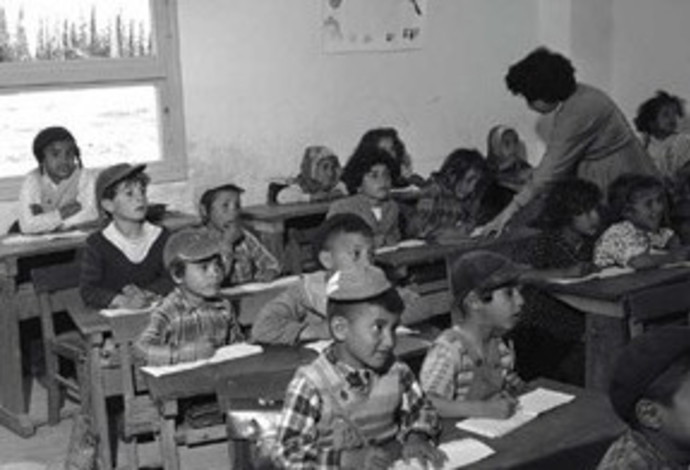 כיתה א' בבני עייש 1960 (צילום:  דוד חריס, ארכיון הצילומים של קק"ל)