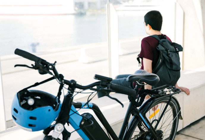 המתבגרים רוצים אופניים חשמליים (צילום:  אינגאימג')