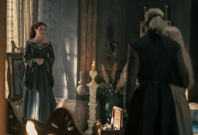 המלכה אליסנט, הנסיכה ראיניריה וליינור ואלריון, מתוך "בית הדרקון" (צילום:  Ollie Upton/HBO, באדיבות yes)