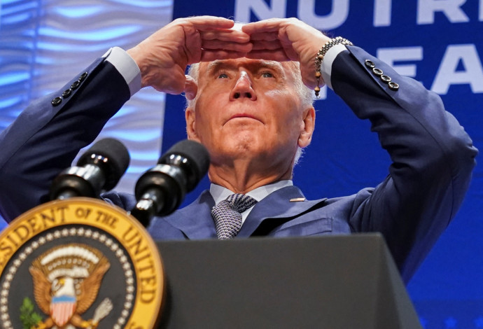מבוכה לנשיא האמריקאי (צילום:  REUTERS/Kevin Lamarque)