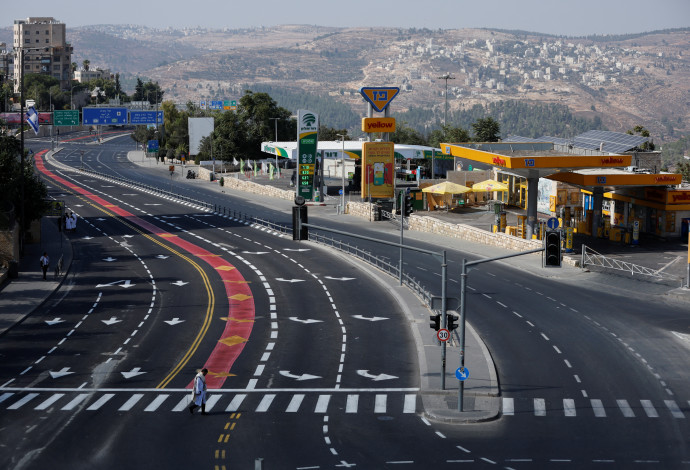 כבישים ריקים בכיפור, הכניסה לירושלים (צילום:  REUTERS/Ammar Awad)