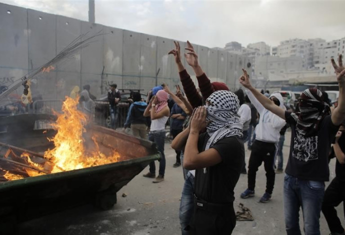 המהומות בשועפאט (צילום:  רשתות פלסטיניות)