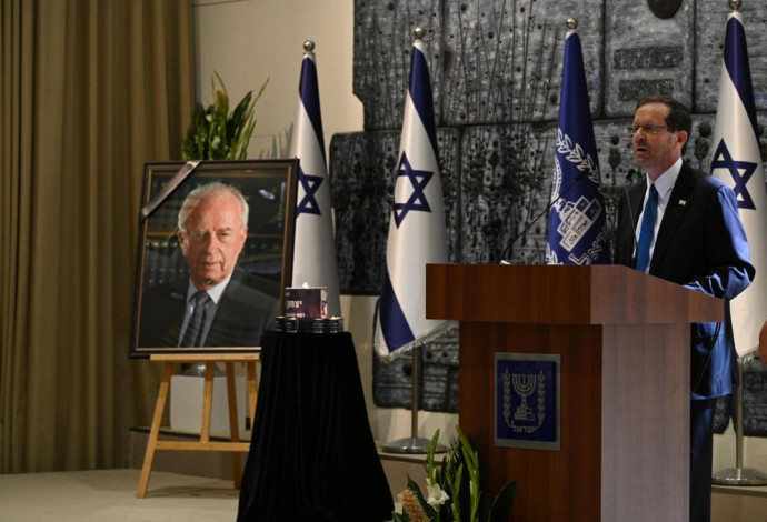 הנשיא הרצוג בטקס האזכרה לזכר רצח רבין (צילום:  חיים צח לע"מ)