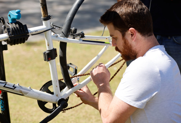 סדנת תיקון אופניים של פנימית ודיזנגוף סנטר (צילום:  גיא יחיאל)